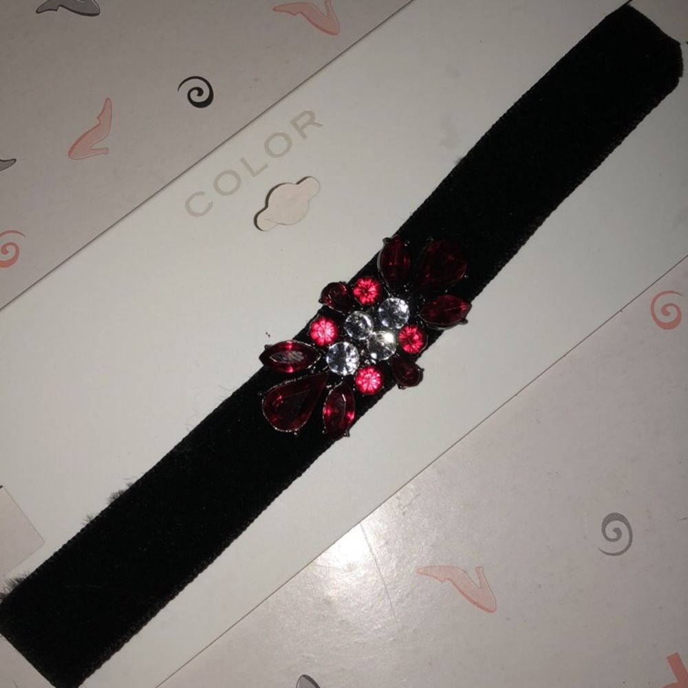 Choker necklace